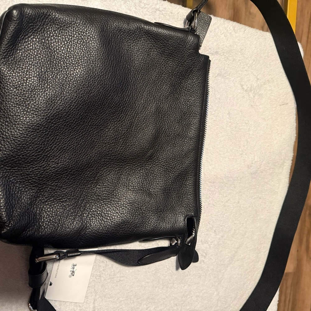 Coach mens calfskin leather messenger bag. Never worn. - Picture 5 of 5